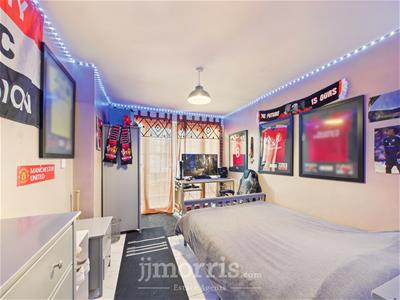 Sitting Room / Bedroom 5